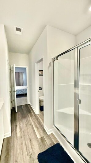 Shower, hair dryer, towels - NEW! Sweet Tee Beach Escape (Little River)