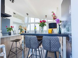 House | Dining