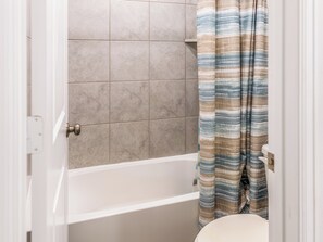 House, Balcony | Bathroom - Woodridge (Porter)