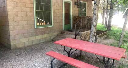 Marsh Meadows - Guest house on a Creek