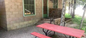 Marsh Meadows - Guest house on a Creek