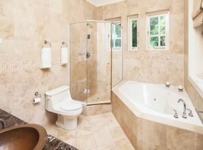 Hair dryer, towels, soap, toilet paper - Prospect House Villa near Sandy Lane: Private Pool & Tennis Court (Prospect)