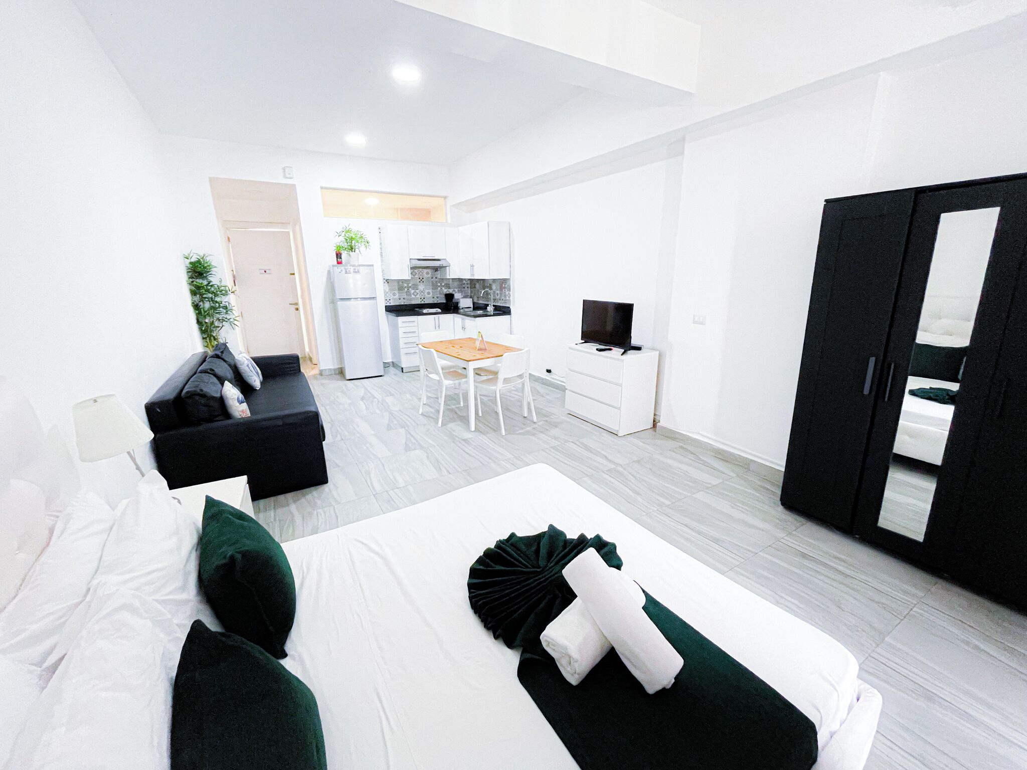 Studio Superior, 1 Tempat Tidur Queen dengan tempat tidur Sofa, akses ke kolam renang | Seprai katun Mesir, seprai premium, dan selimut bulu angsa