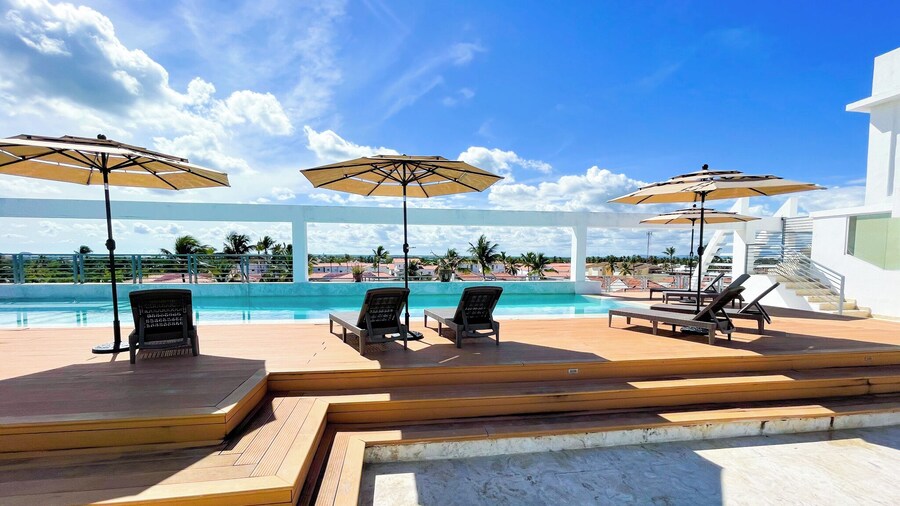 DUCASSI SUITES STUDIOS HOTEL BEACH CLUB