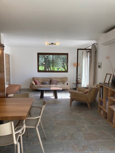 Guesthouse at the Farm "U Bene Stà - Rinicciu" with Mountain View, Wi-Fi, and Air Conditioning