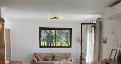 Guesthouse at the Farm "U Bene Stà - Rinicciu" with Mountain View, Wi-Fi, and Air Conditioning