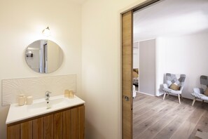 Interior - Guesthouse at the Farm “U Bene Stà - Titella” with Mountain View, Wi-Fi, and Air Conditioning (Manso)