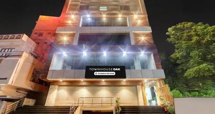 Super Townhouse Oak Public Garden