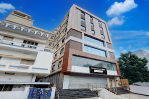 House | Exterior - Super Townhouse Oak Public Garden (Hanmakonda)