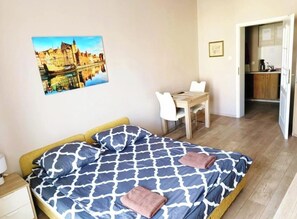 Kondominium Comfort, balkon, pemandangan kota