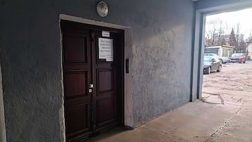 Comfort-Apartment, Balkon, Stadtblick | Außendetails