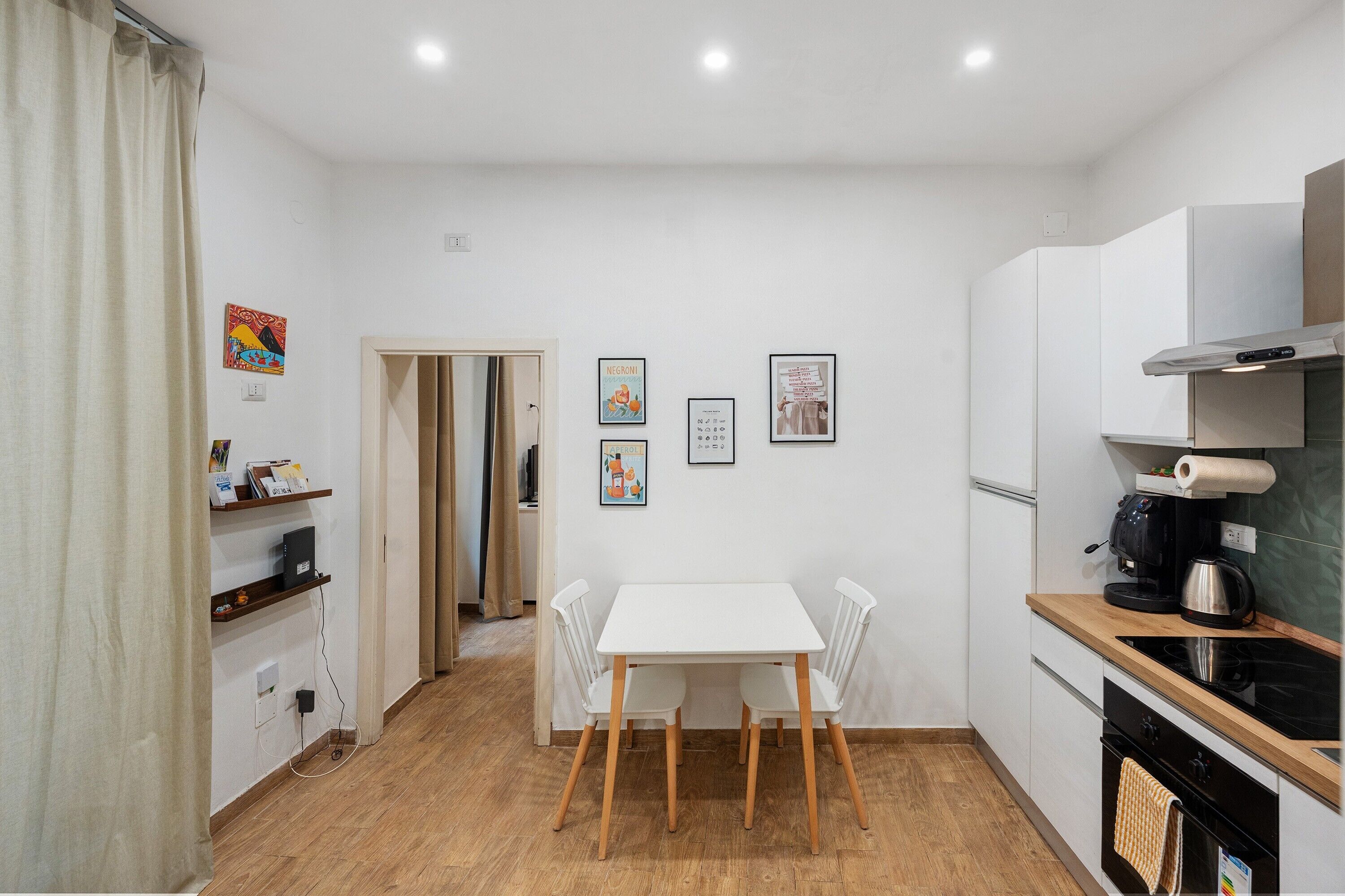 Fridge, oven, stovetop, coffee/tea maker