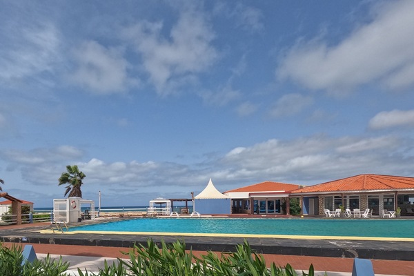 Murdeira pool, bar and restaurant area