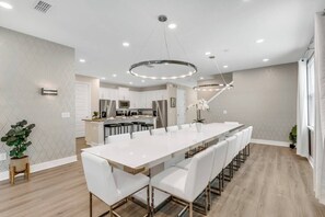Dining - 9BR Villa w/ Pool & Spa (Kissimmee)
