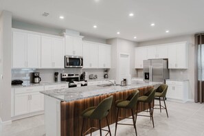 Fridge, microwave, oven, dishwasher - 9BR Home w/ Pool at Solara — Near Disney (Kissimmee)