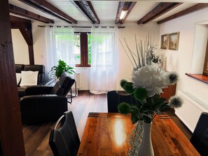 Dining - Viktorias Villa (Schleiden)