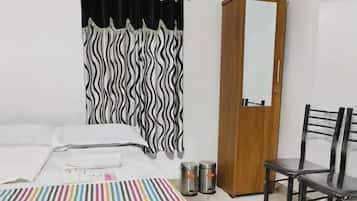 1 chambre, fer et planche à repasser, draps fournis
