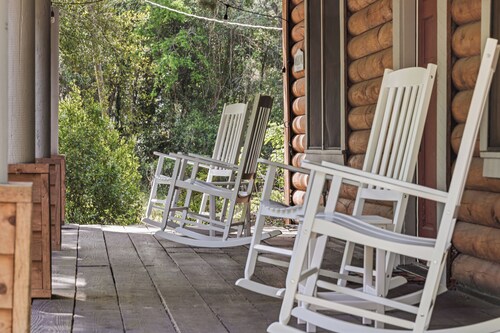 New! Springs Cabin w. Private 5 Acres + Fire Pit Close to Florida Springs