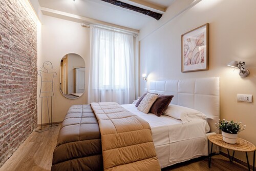 Spacious luxury apartment, with 4 bedrooms and 4 bathrooms, in the center of Siena.