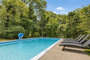 Outdoor pool - Luxury Cape Escape w/ Saltwater Pool Near Sandy Neck, sleeps 10!! (Barnstable)