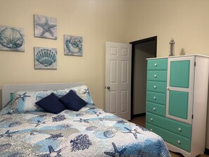 Iron/ironing board, WiFi, bed sheets - SeaClusion Beach House (Myrtle Beach)