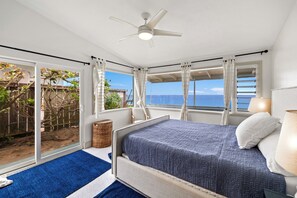 4 bedrooms - Beach House with Private Beach (Waialua)