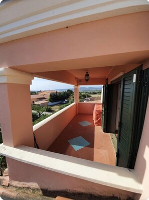 House, Smoking - Fst-visp12p1 in San Teodoro (San Teodoro)