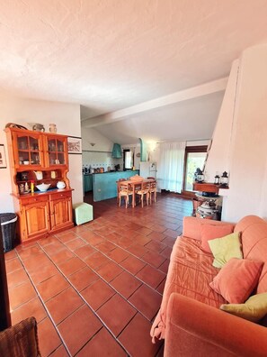 House, Smoking | 3 bedrooms - Fmp-sma01 in Budoni With 3 Bedrooms and 1 Bathrooms (Budoni)