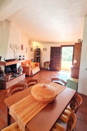 House, Smoking - Fmp-sma01 in Budoni With 3 Bedrooms and 1 Bathrooms (Budoni)