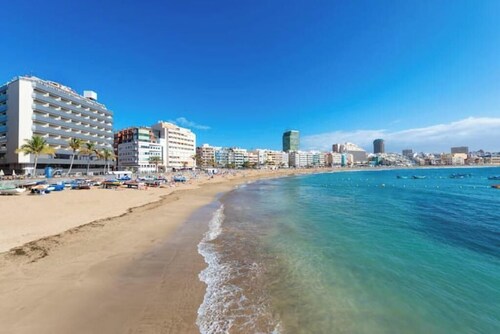 Calm 2BR : Work setup : 10 min Las Canteras Beach
