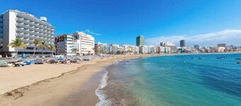 Comfortable 2BR | Work-Friendly | 10 min Beach | Fully Equipped