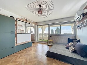 Living area - Cosy studio at Chabian (Le Grau-du-Roi)