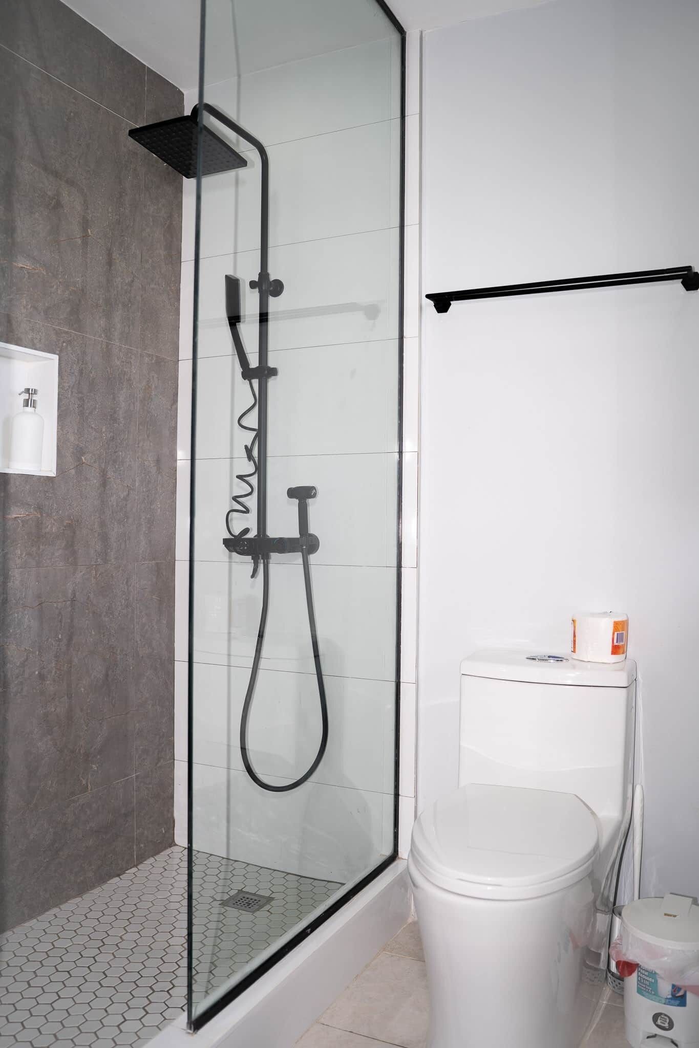 Bruser, håndklæder, Sæbe, Toiletpapir