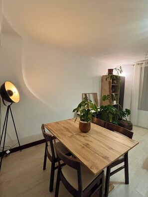 Dining - Bright apartment with balcony and parking (Toulouse)