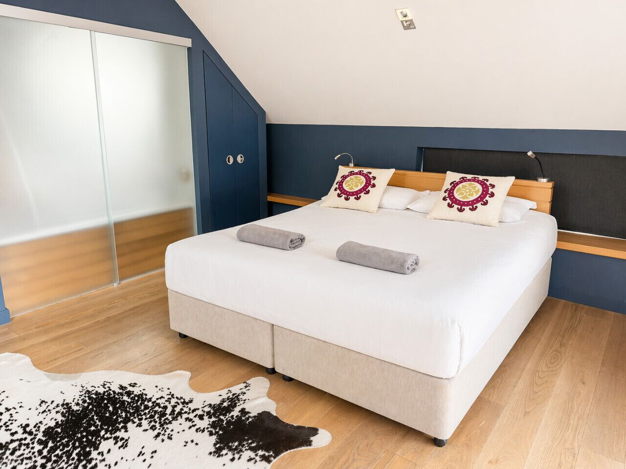 1 slaapkamer, een strijkplank/strijkijzer