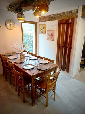 Dining - Gite "La Greniette (Châteauneuf-sur-Loire)