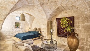 Minibar, in-room safe, blackout curtains, free WiFi - Bambarone L'Agriturismo (Fasano)