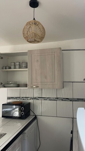 Uklassifisert bilde, 3 av 6, knapp