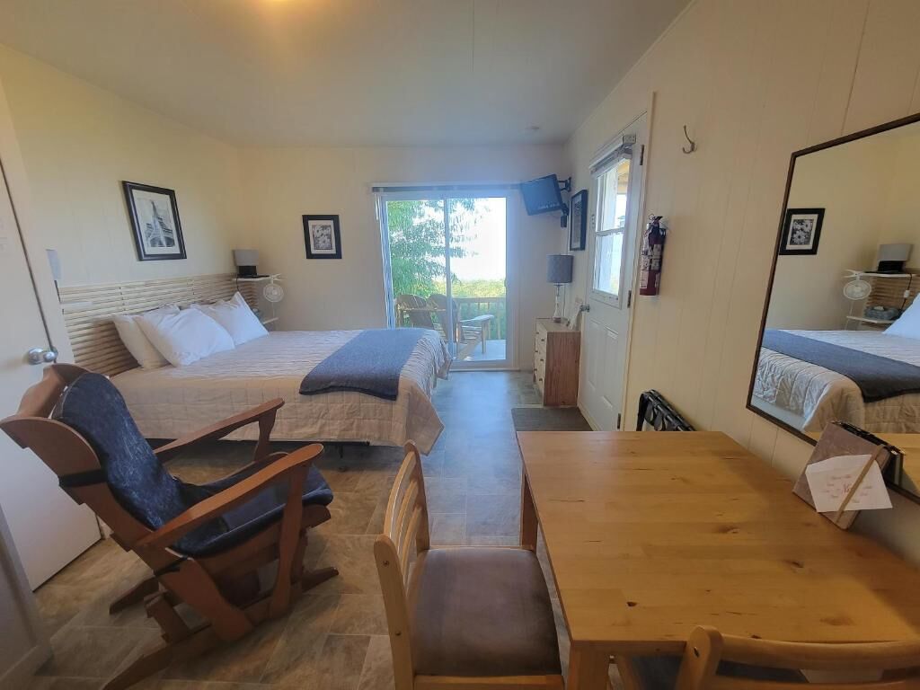 Studio Standard, coin cuisine, vue mer