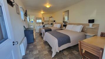 Double Room, 2 Double Beds, Kitchenette