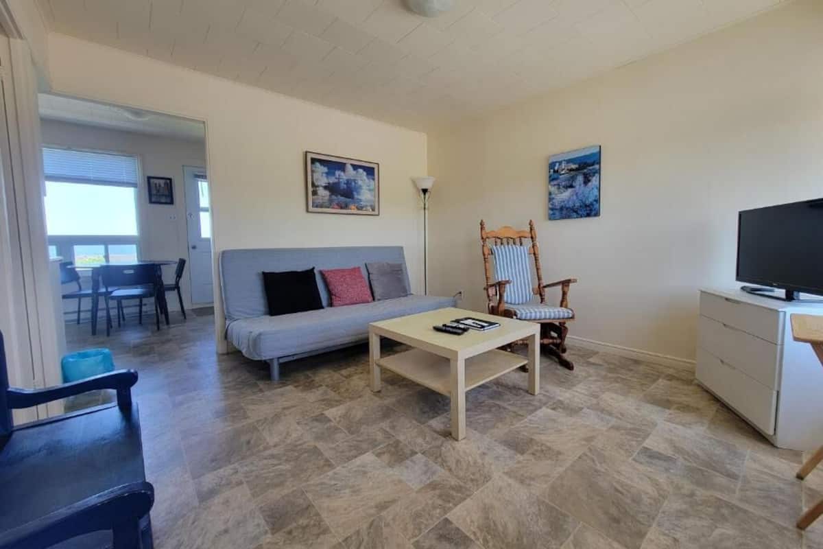 Apartment, 2 Bedrooms, Kitchen, Sea View | Living area