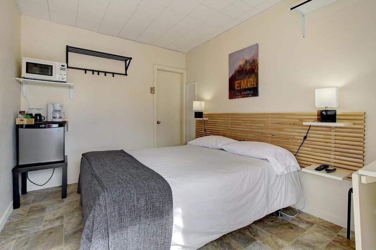 Economy Double Room, Private Bathroom