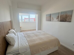 1 bedroom, iron/ironing board, free WiFi - Bright Tejo View Apartment - Walk to Ferry - Peaceful Cacilhas Stay (Almada)