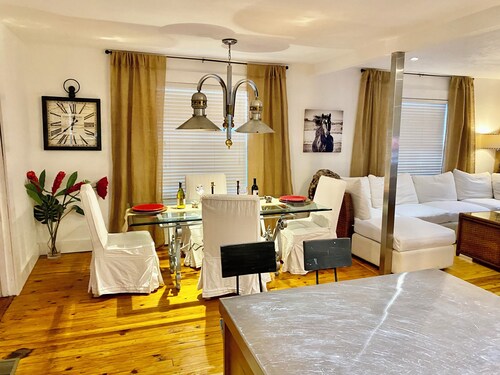 Twisted Factory • Modern 4BR • Pet Friendly