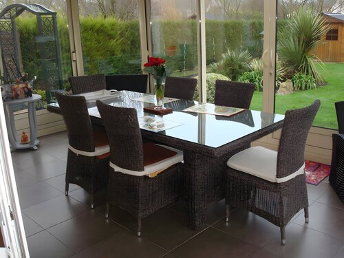 Guest Room “Chez Anne-Marie et Constant” with Shared Terrace, Garden, and Wi-Fi