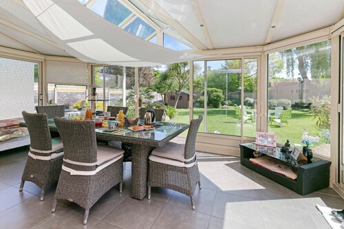 Gästezimmer „Chez Anne-Marie et Constant“ mit gemeinsamer Terrasse, Garten und WLAN