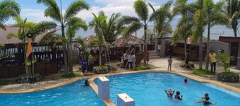 Tessla Beach Resort, our rooms are designed to give you a relaxing and comfort.