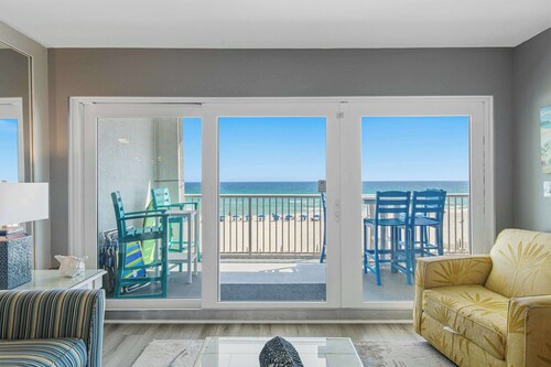 Vibrant 3BR gulf front condo with beach access