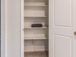 Interior - Woodridge - entire Home (Porter)