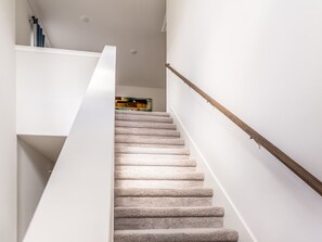 Interior - Woodridge - entire Home (Porter)